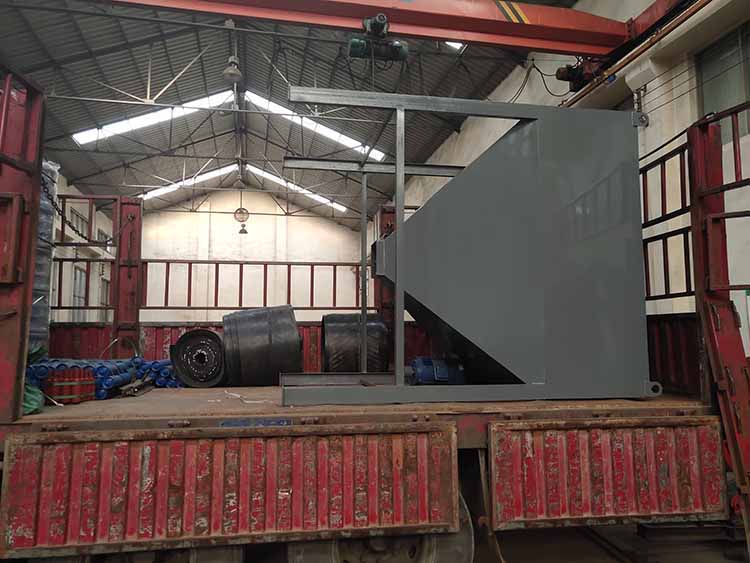 皮帶運(yùn)輸機(jī)發(fā)貨，請深圳夏總查收！